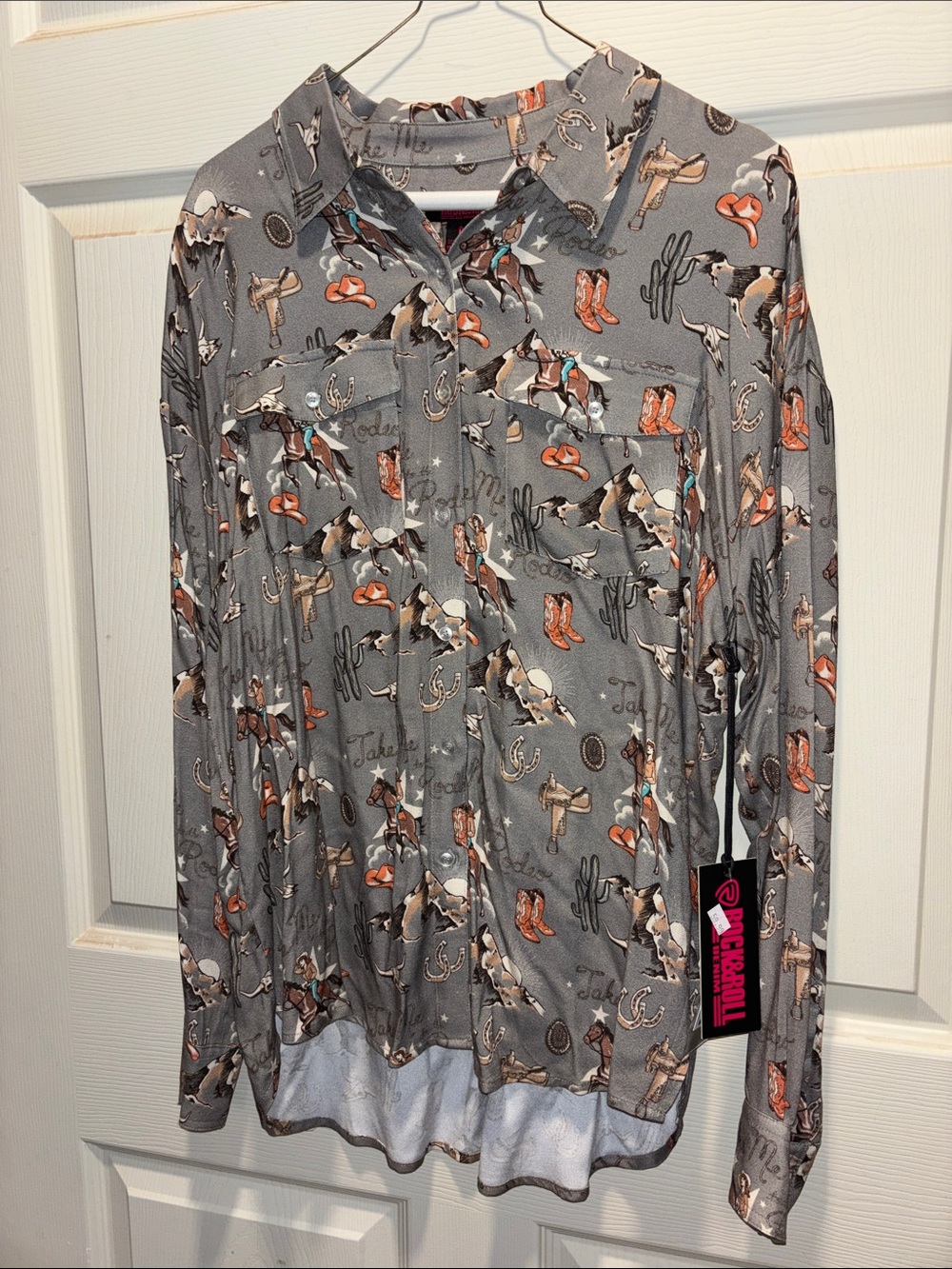 NWT Women's Gray Western Print Button-Down Shirt